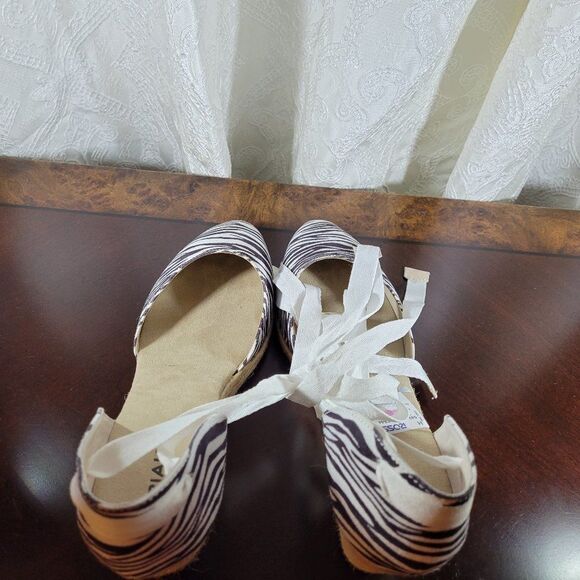 BRAND NEW RIALTO COACHELLA ESPADRILLE CLOSE-TOED SHOE - Picture 8 of 16